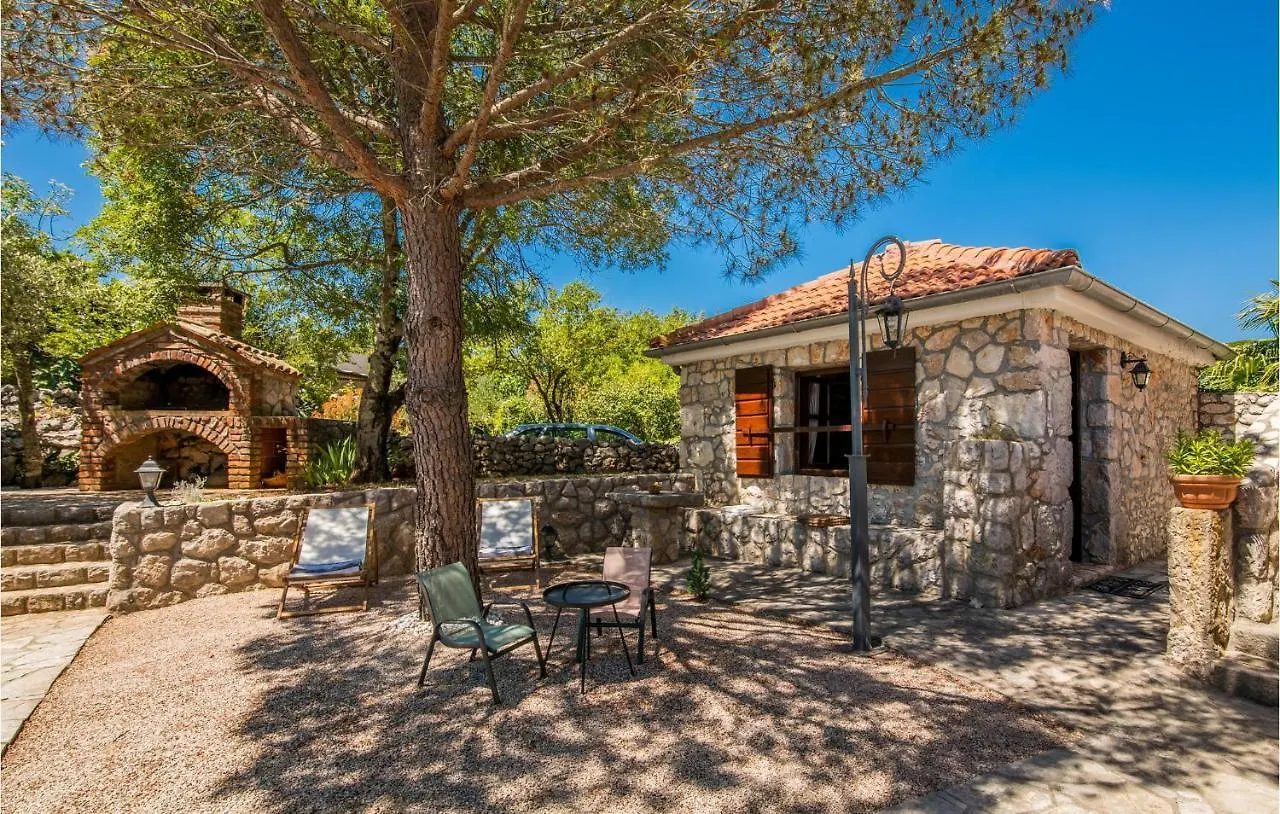 2 Bedroom Pet Friendly Home In Gostinjac